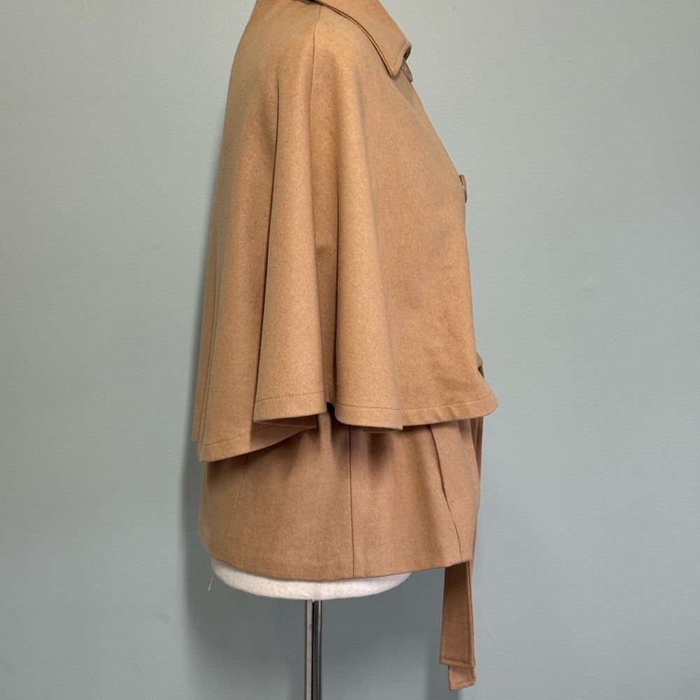 Cape Coat Button Belted Front Beige
SZ S/M - Picture 8 of 16